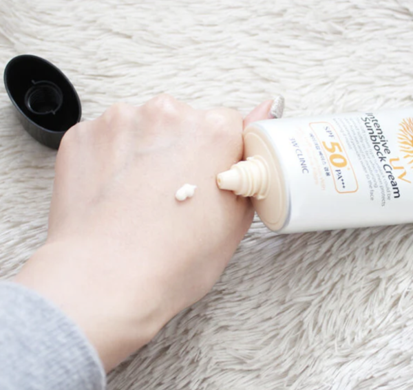 3W Clinic Intensive UV Sunblock Cream SPF50 70ml - Image 4